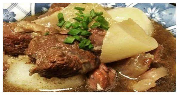 豆腐烧牛肉,莴笋炒鸡蛋,家常手撕鸡,香辣羊排炖粉条