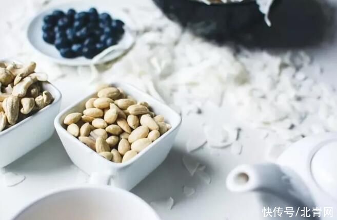 中年|坚果这样吃更健康 这三种坚果吃的时候要注意