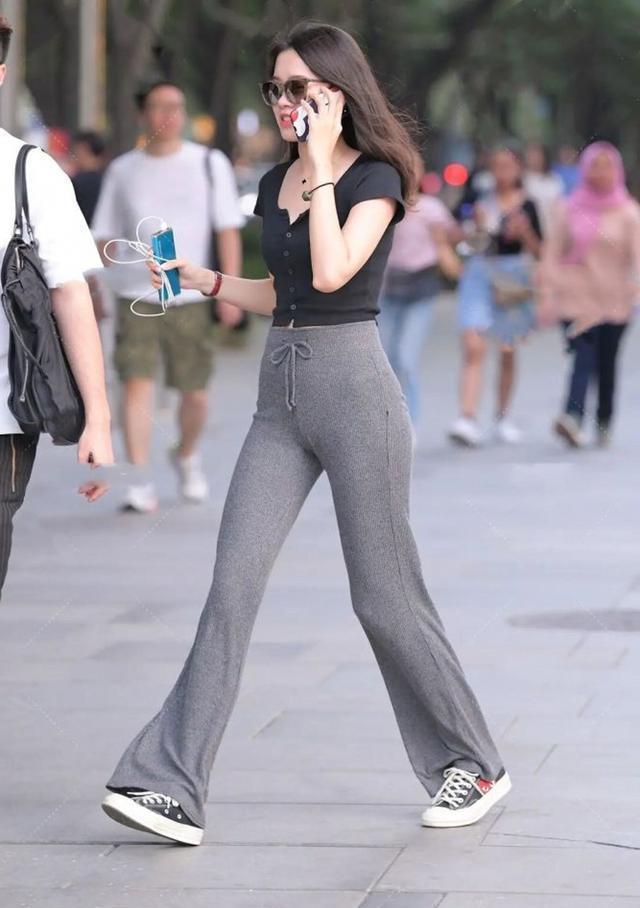 低腰|时尚上衣搭配低腰牛仔喇叭裤, 成熟稳重, 飘逸美丽