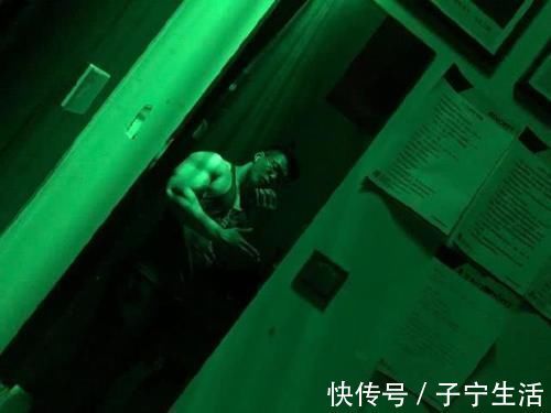 冠军|腹肌练成搓衣板,靠实力撸铁的95后,赢得大学生赛健体全场冠军