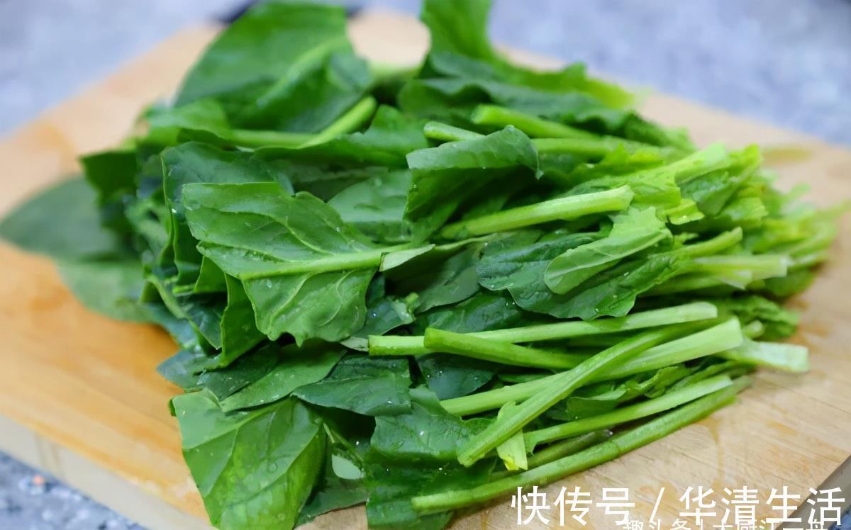 诀窍|怪不得饭店的凉拌菠菜那么好吃?原来做法有诀窍,3分钟就学会