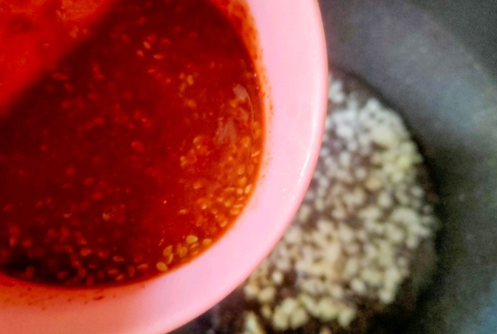 外面卖7元1斤的酱香饼自己在家做,外焦里嫩,真好吃