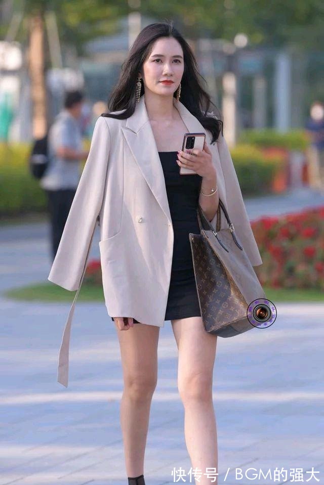 紧身裤 秋末冬初路人小姐姐们的时尚穿搭,成熟稳重,气质满满,值得借鉴!