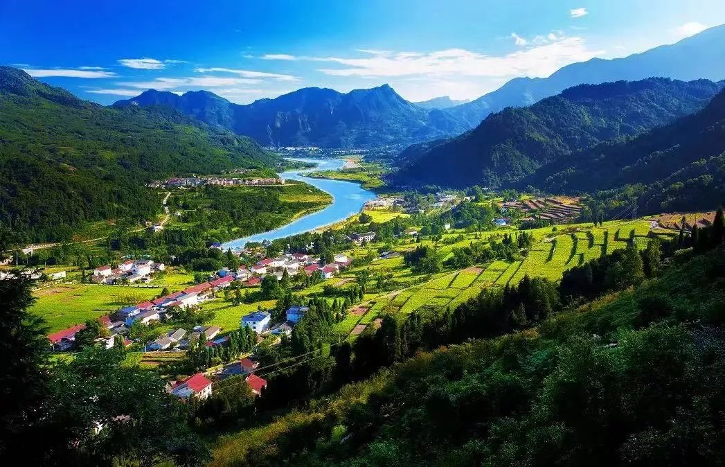 龙门山脉|走进天府旅游名村｜枕山望水，茶香悠悠