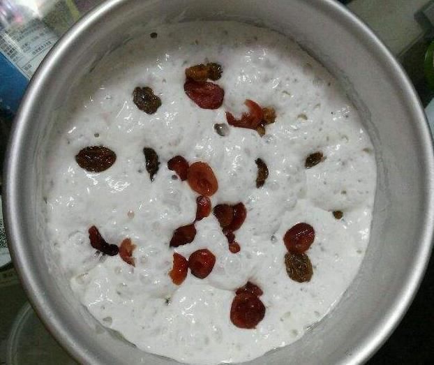 喜欢吃发糕别再买了，直接用大米做，30分钟出锅，孩子能连吃3块