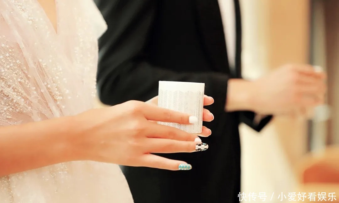 上海宝格丽酒店美甲，明星名媛将珠宝嵌在指尖