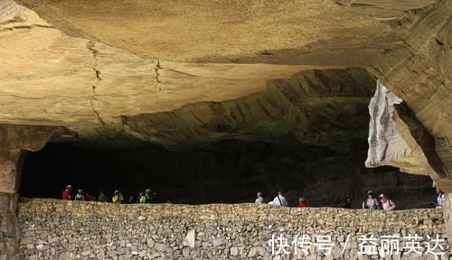 隧道|中国最险峻的公路长1700米，建于悬崖之上，现成著名景点