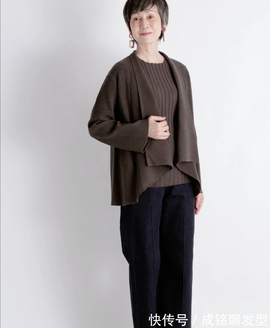 马甲 只要爱美年龄不是问题,这几位奶奶真是穿衣楷模,时尚不输同龄人