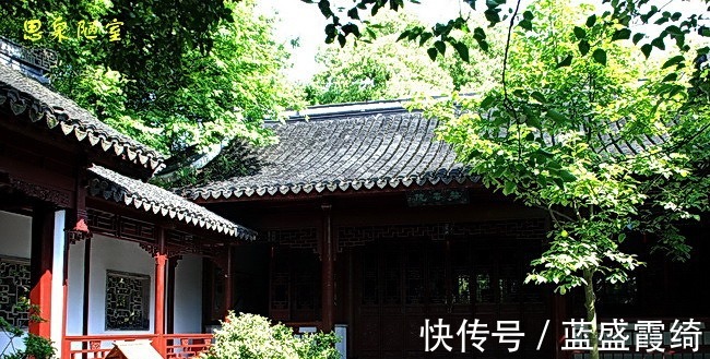 皇家@贾元春死后,太监送出一匹锦,贾母见后大吃一惊,贾府要完了!