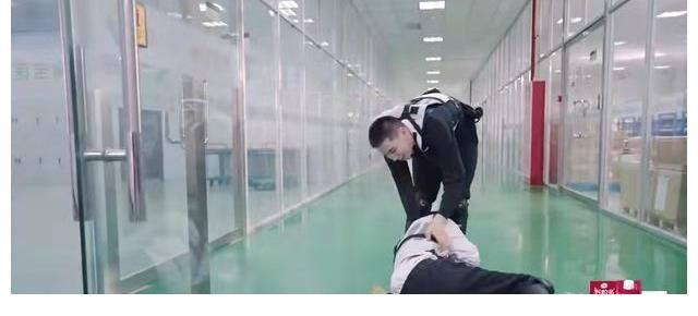 严敏|让严敏导演喊累，极限男团与德云男团都做到了！但似乎哪里不一样