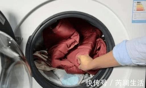 机洗羽绒服,洗前加点“它”,洁净不伤衣,比干洗店还干净