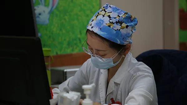 小勇|8岁男孩,昏迷不醒,靠呼吸机续命,医生怒斥家长啥都敢吃