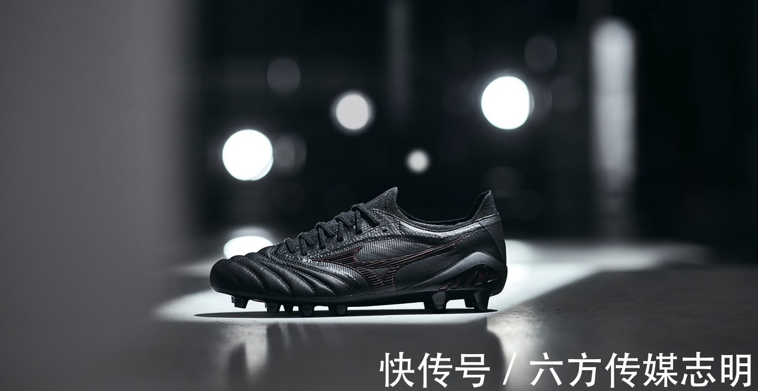 足球鞋|美津浓发布“Black Venom Pack”足球鞋套装