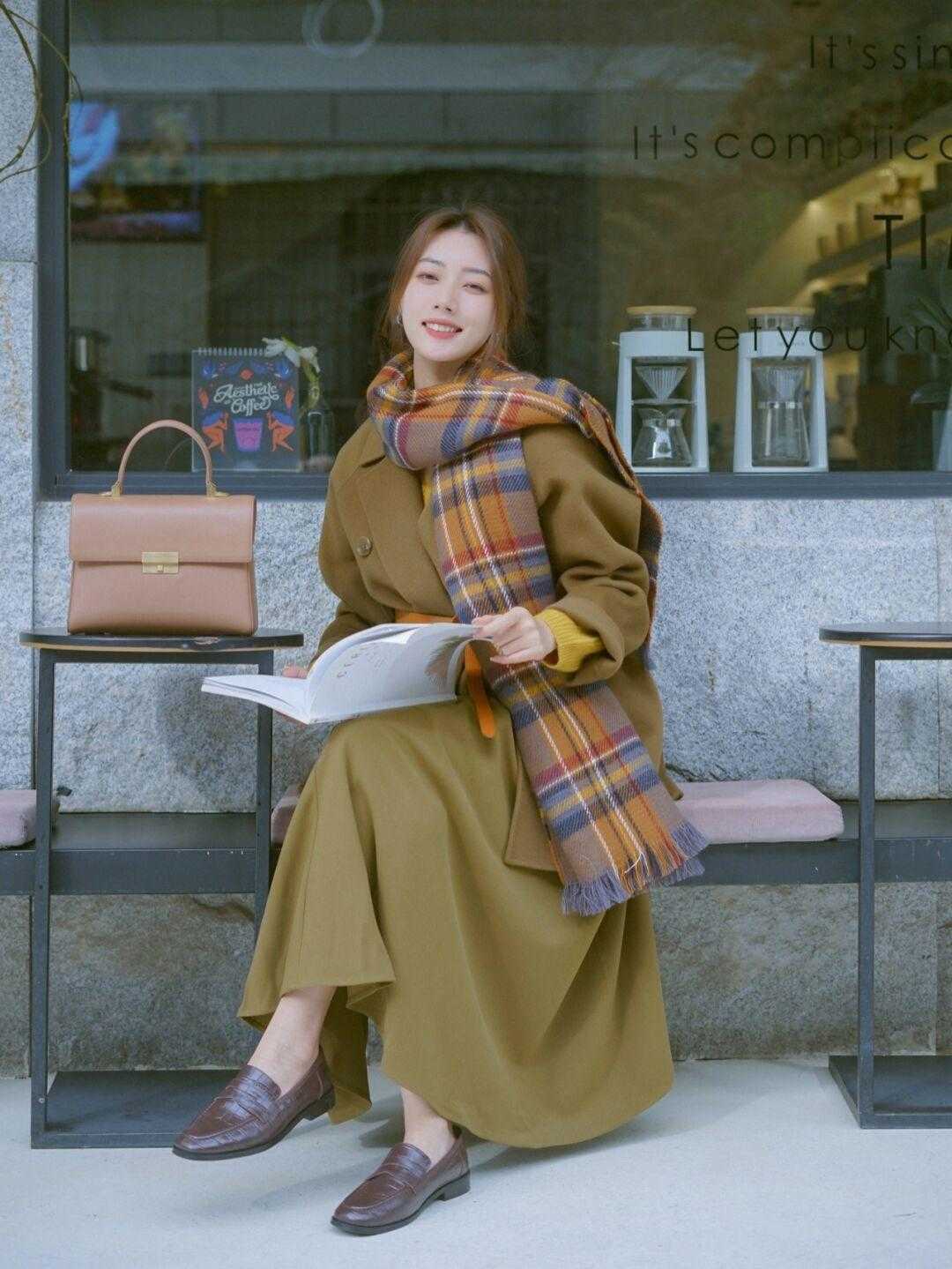 半裙 天变冷了,怎么穿裙子还那么保暖?温暖又显瘦