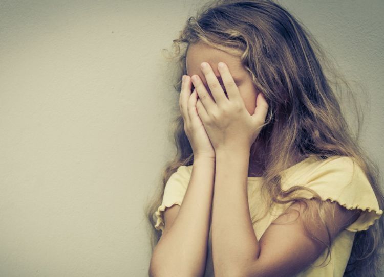 妈妈|''妈,同桌老是摸我'',妈妈教科书式回答,让女儿远离恶爪