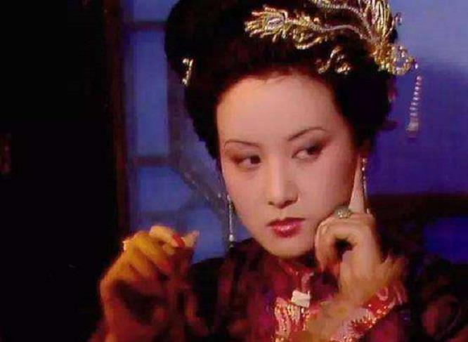 有一个姑娘@王熙凤八面玲珑,为何还会落得如此下场?惹了一个不该惹的人