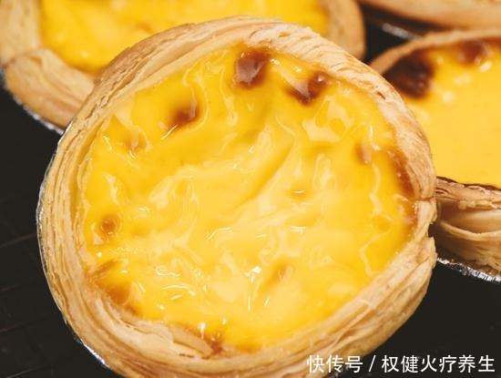 朋友圈晒了下自制的蛋挞,好友都想被我投食,原来这才是正宗做法!