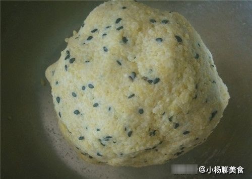 它是“米中黄金”，加上淀粉往锅里煎，是孩子最爱吃的零食！