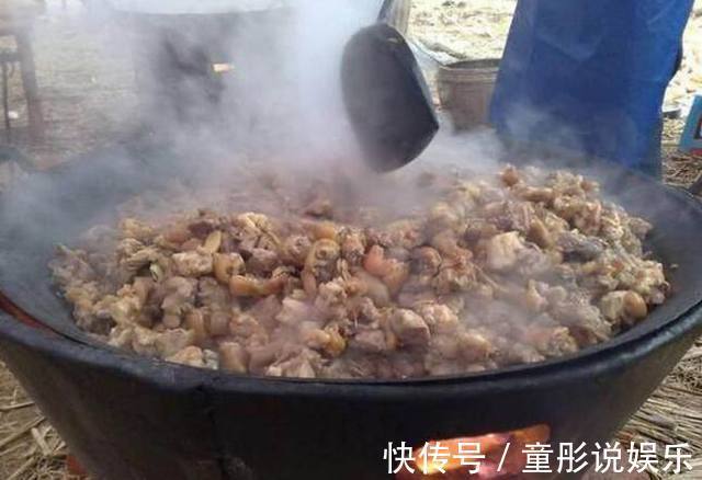 小伙子|农村90后小伙结婚,婚宴上大鱼大肉分量足却没人吃,