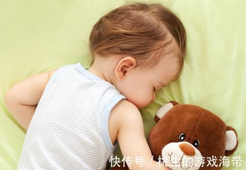 感冒|三伏天预警:就算孩子热到睡不着,也不能让孩子这么睡,极易感冒