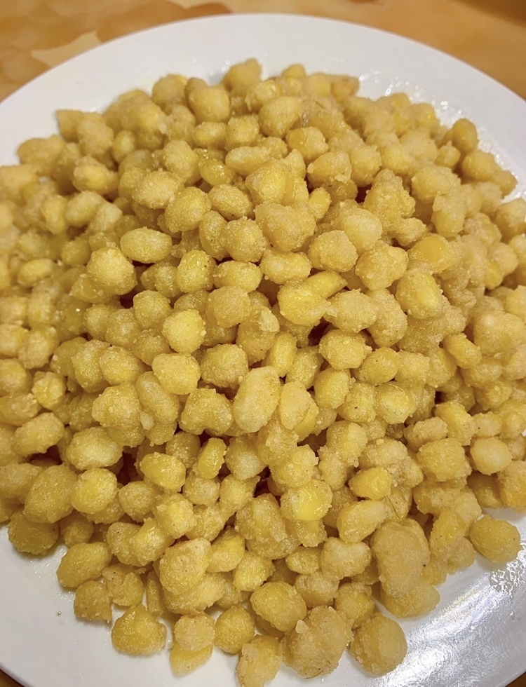 玉米粒|玉米不用直接煮来吃，换一种吃法，老少皆喜欢