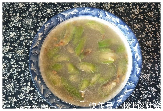 秋天就要多喝汤，丝瓜和这两种食材一起煮，比鸡汤还鲜美