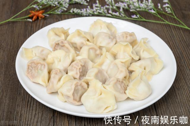 食用油|做酸菜馅饺子,牢记2个技巧,饺子鲜美多汁,香喷喷的超好吃