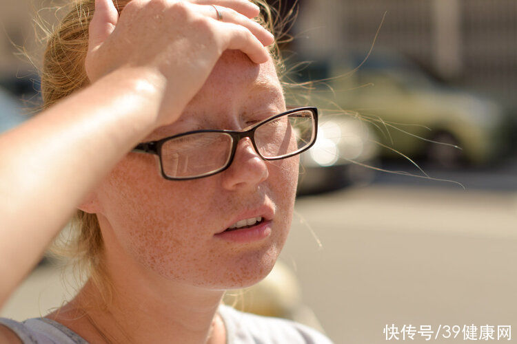 男子|人真的能被热死!中年男子中暑身亡,体温高达42℃!中暑如何急救