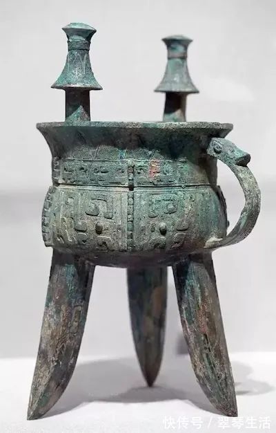 商朝@端起是酒杯,放下是“觯斝盉觚彝卣角爵觥罍”