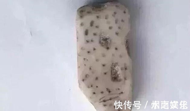 调皮|妈妈帮儿子整理书包,却翻出一堆“奇怪”的文具,网友:同款孩子