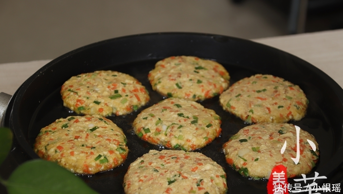 豆腐不要炒着吃了,教你懒人新吃法,5分钟做出全家人的早餐