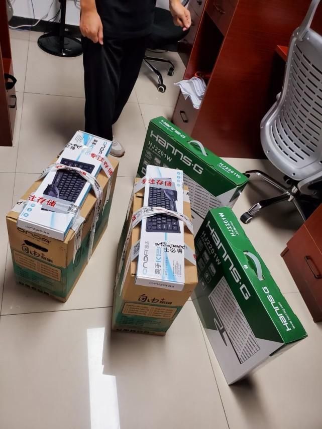 组装|给精明朋友组装两台电脑,一点便宜不给我占,现在肠子都悔青了