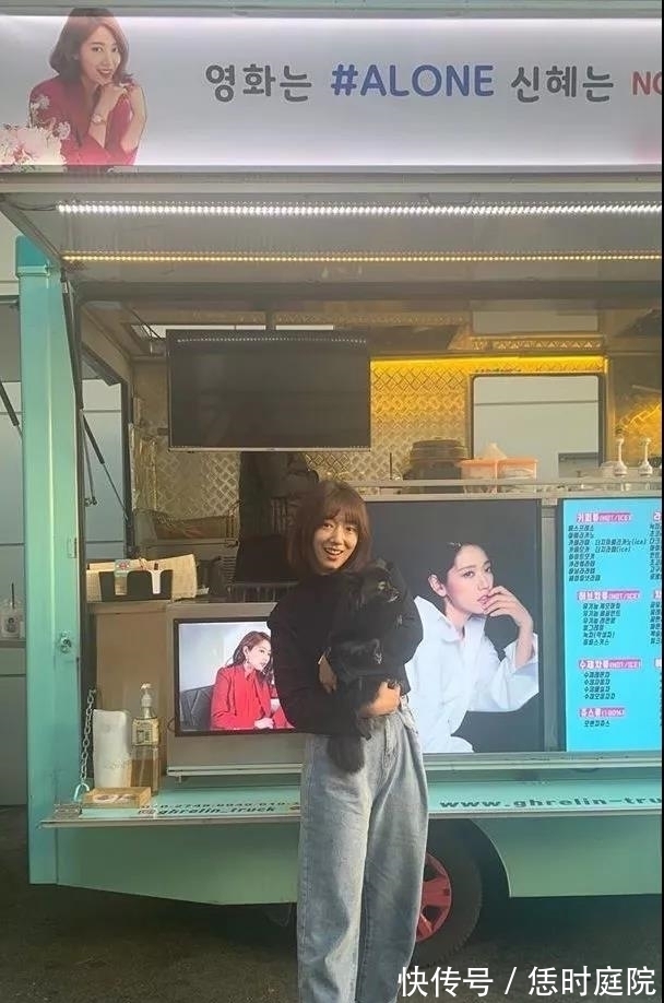 艺术品 合作的联名鞋直接秒空,连50码的都卖完,价格居然高达3万一双?