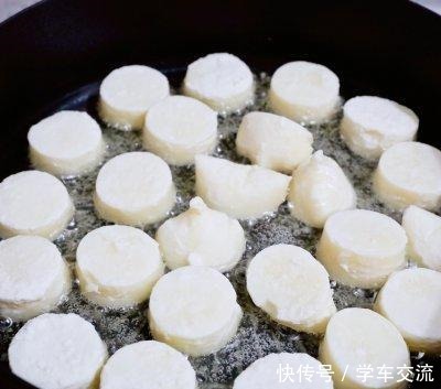 虾仁豆腐煲健康营养、不油不腻，一家人晚饭吃真舒服