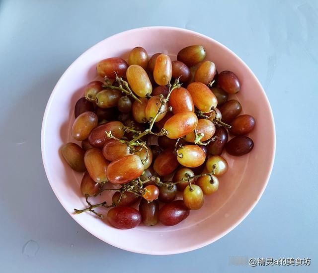 俩闺蜜的午餐：荤素4道菜配水果，花钱不多营养好，网友：眼馋