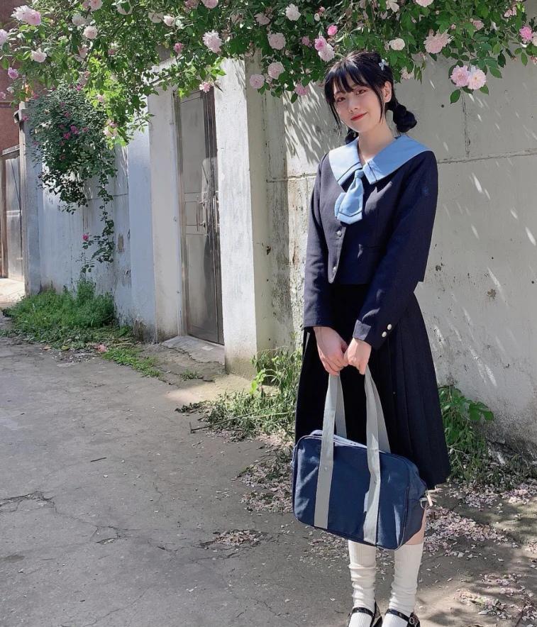 老土|嫌露袜子土?这些鞋子完全hold的住,配上袜子风格大变