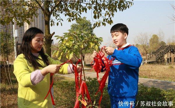 让孩子和树一起成长 快资讯 让孩子和树一起成长 快资讯