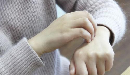 身上有个“排毒窝”，隔三差五拍一次，经络通