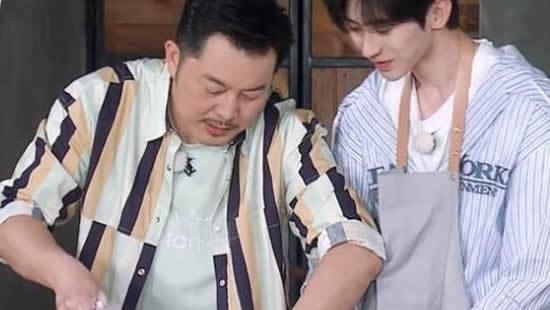 蔡徐坤和沙溢的关系瞒不住了？网友得知真相后，纷纷笑掉大牙