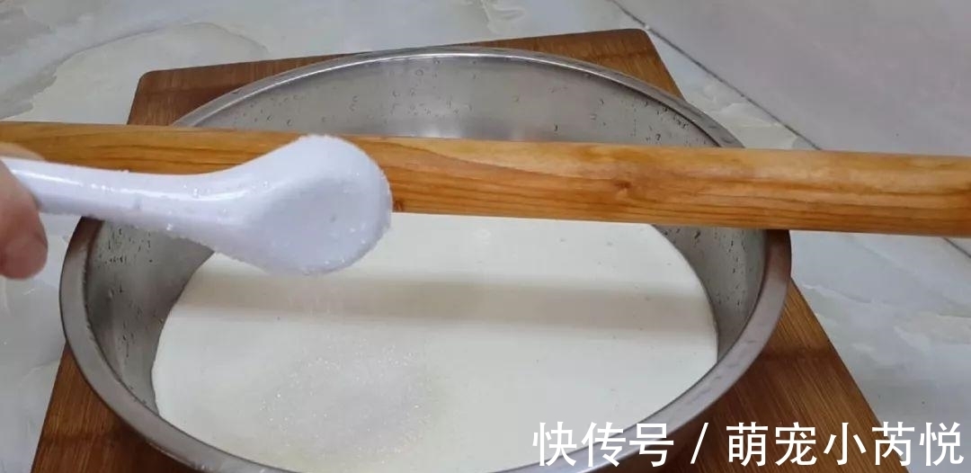 蛋糕|1碗大米,2个苹果,锅里蒸一下,做出创意小发糕,比蛋糕好吃几十倍