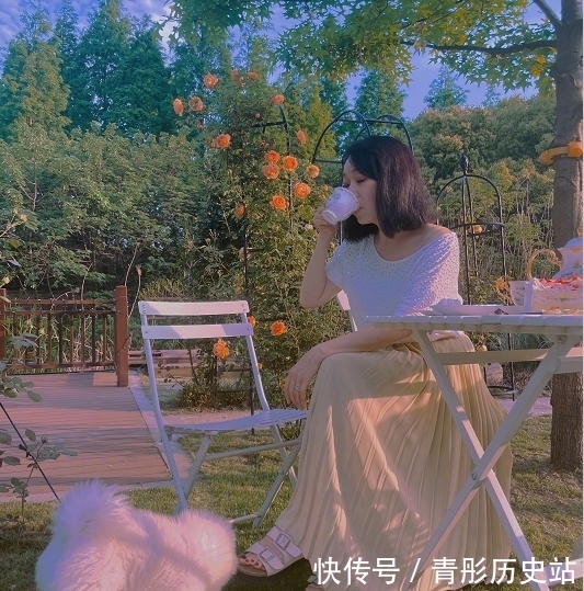 张馨予:“种花侍母”表孝心,母亲节前一天将一园子月季送给妈妈