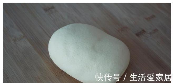 玉米饼|玉米面百吃不厌的做法,开水烫一烫,蓬松柔软不塌陷,凉了也好吃