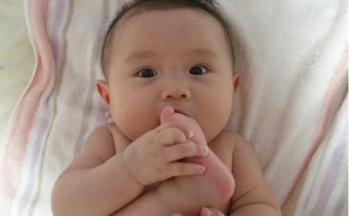 聪明娃|“聪明娃”有迹可循,若宝宝睡醒后有这些表现,家长就偷着乐吧