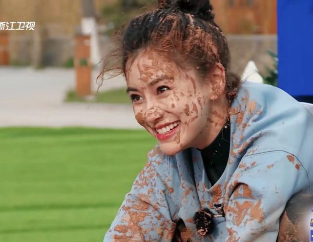 宋雨琦 宋雨琦打baby面部后,被曝在后台把开水倒助理身上,做事嚣张