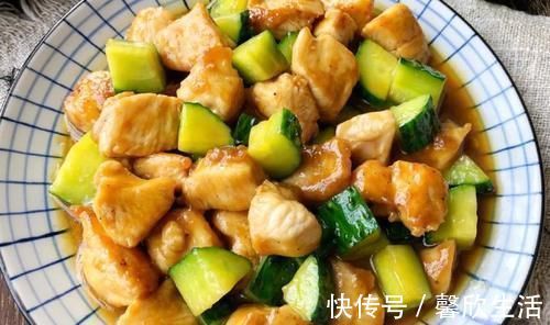 鸡胸肉|黄瓜和“它”是好搭档,一盘2元钱,每晚吃一点,甩赘肉细蛮腰