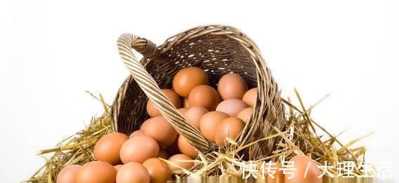 鸡蛋|煮鸡蛋，有人加盐，有人放醋，早餐店老板教你6招，鲜嫩易剥壳