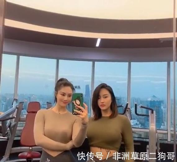 穿搭|时尚气质穿搭,美女网红闺蜜穿上瑜伽裤后,有双极品美腿!