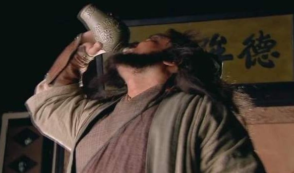  宋江|李逵一生追随宋江，为何宋江死前要拉上李逵一起死？只因他要隐藏一个秘密！