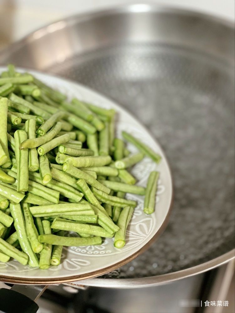 豆角|进入7月，遇见此菜别犹豫，一次性买10斤，凉拌着吃，爽口又开胃
