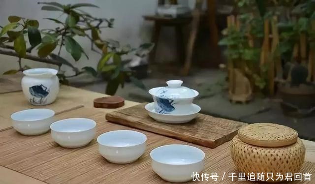 自在|院子里喝茶图个自在